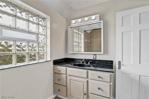 94 E 217th Street Euclid OH 44123
