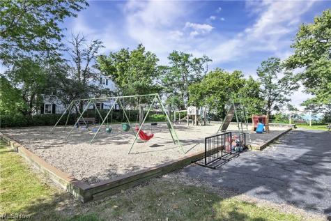 94 E 217th Street Euclid OH 44123