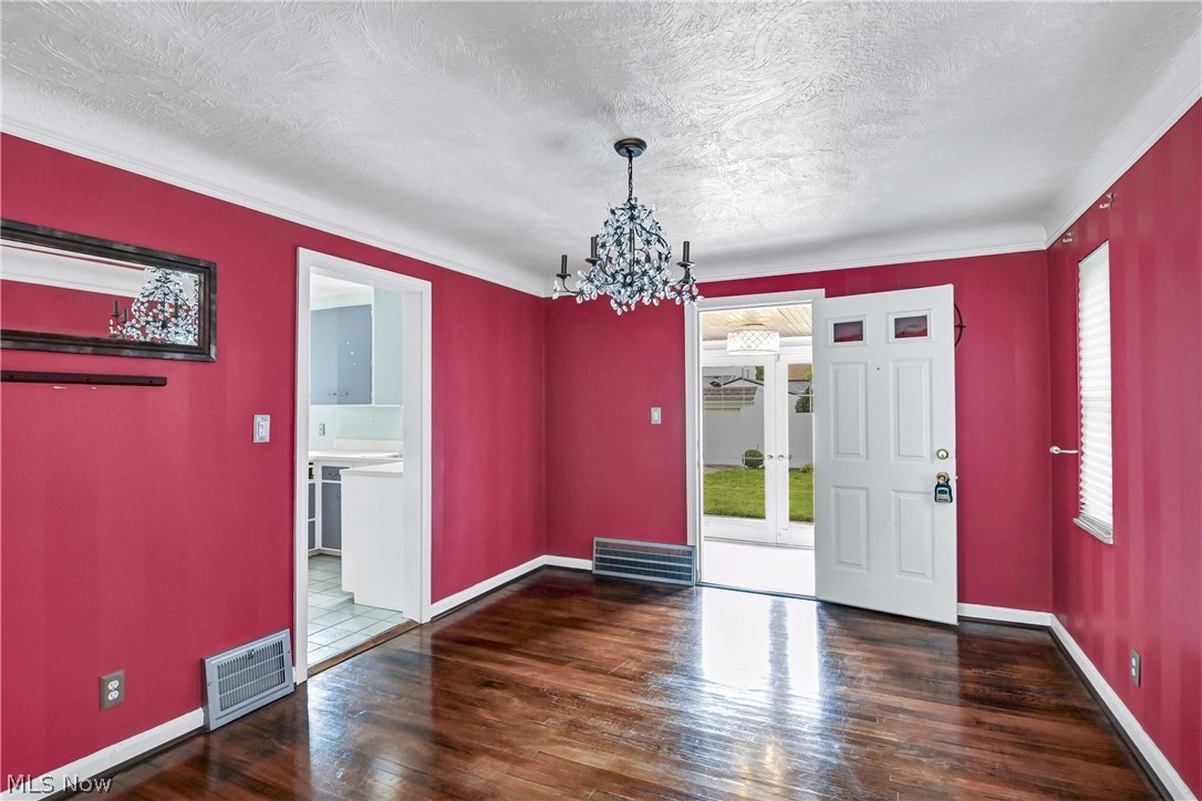 94 E 217th Street Euclid OH 44123