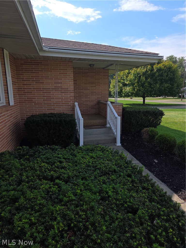 409 Durst Drive NW Warren OH 44483
