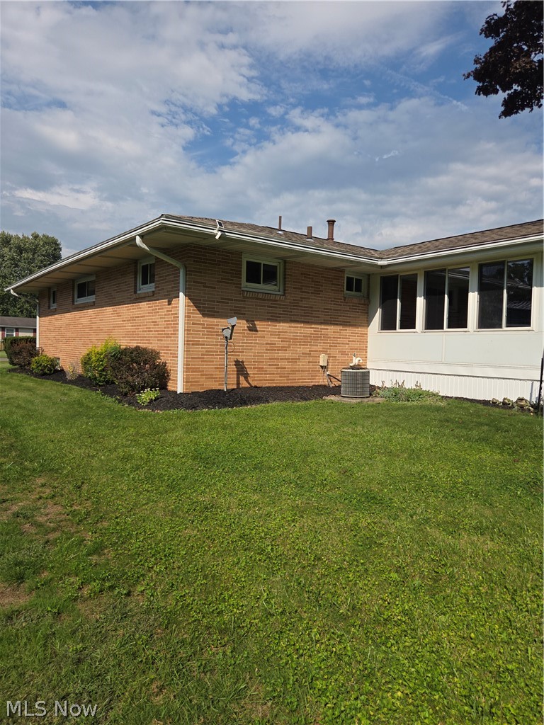 409 Durst Drive NW Warren OH 44483