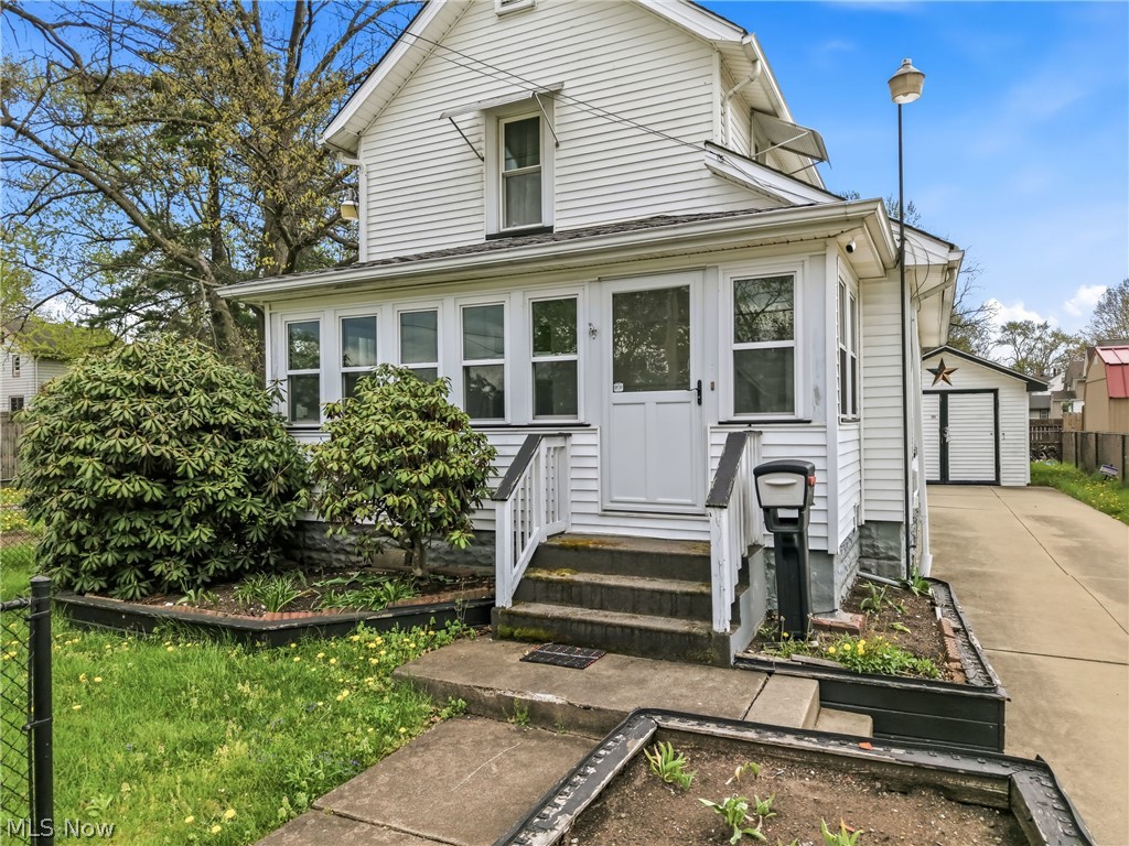 1224 Buena Vista Avenue NE Warren OH 44483