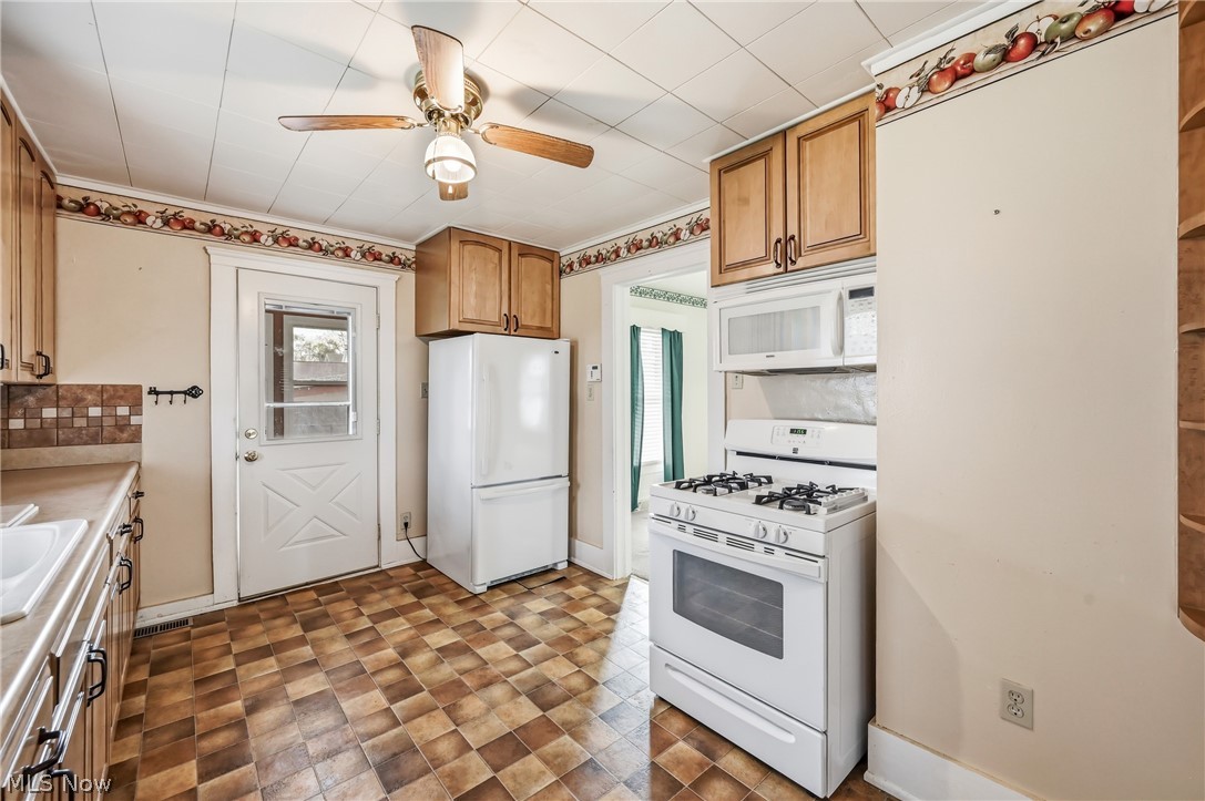 1224 Buena Vista Avenue NE Warren OH 44483