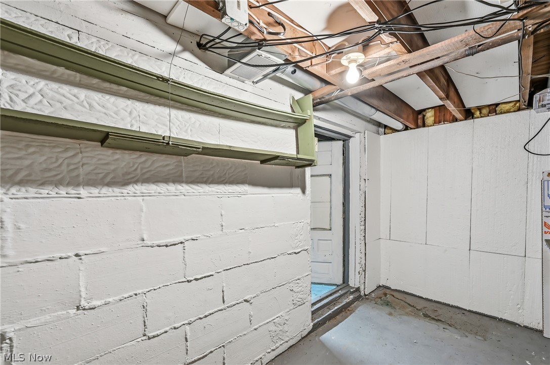 1224 Buena Vista Avenue NE Warren OH 44483