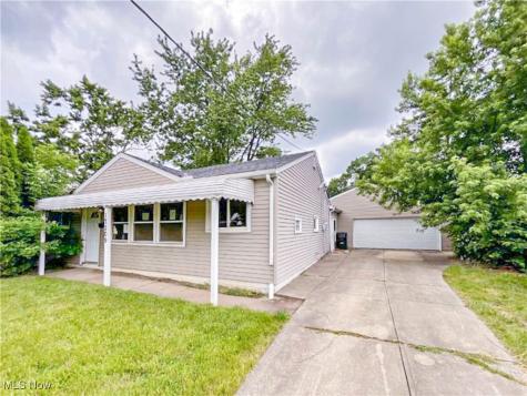 17209 Palda Drive Cleveland OH 44128