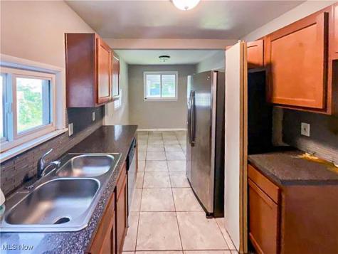 17209 Palda Drive Cleveland OH 44128