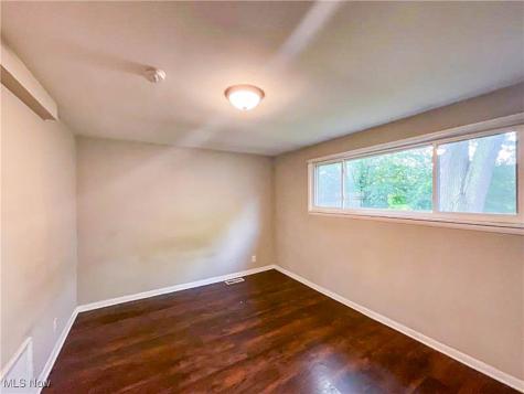 17209 Palda Drive Cleveland OH 44128