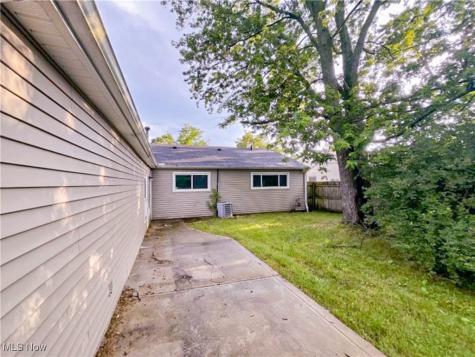 17209 Palda Drive Cleveland OH 44128