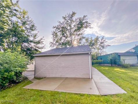 17209 Palda Drive Cleveland OH 44128