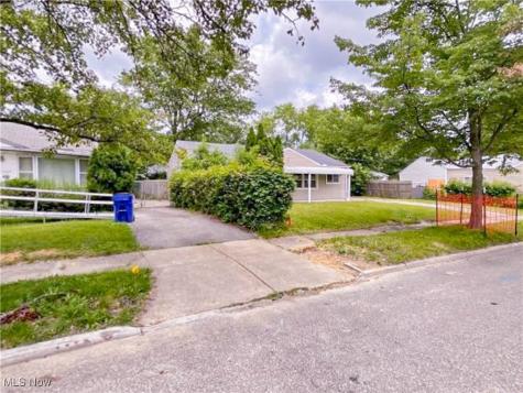 17209 Palda Drive Cleveland OH 44128