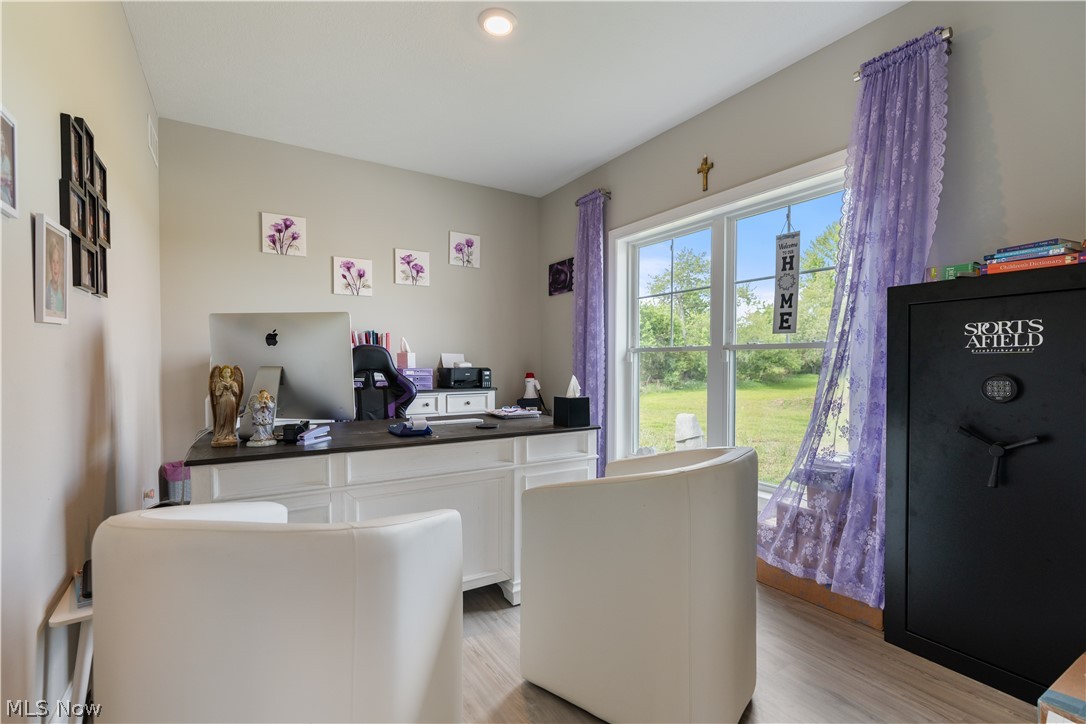 4462 Manchester Avenue NW North Lawrence OH 44666