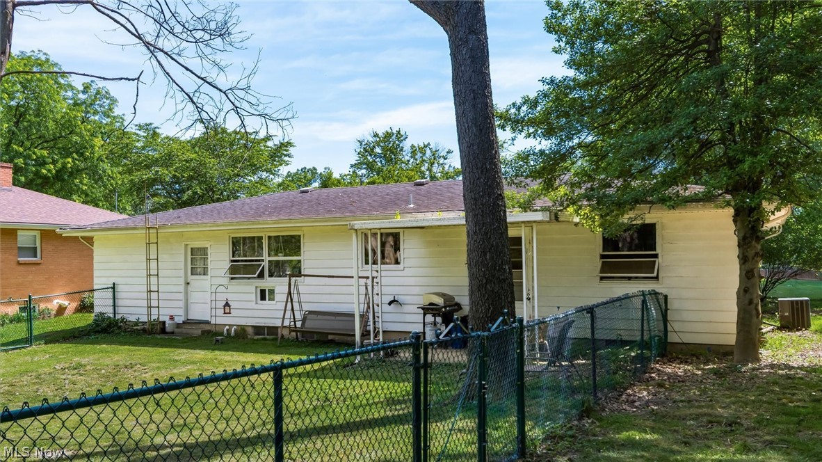 2525 Geneva Drive Zanesville OH 43701