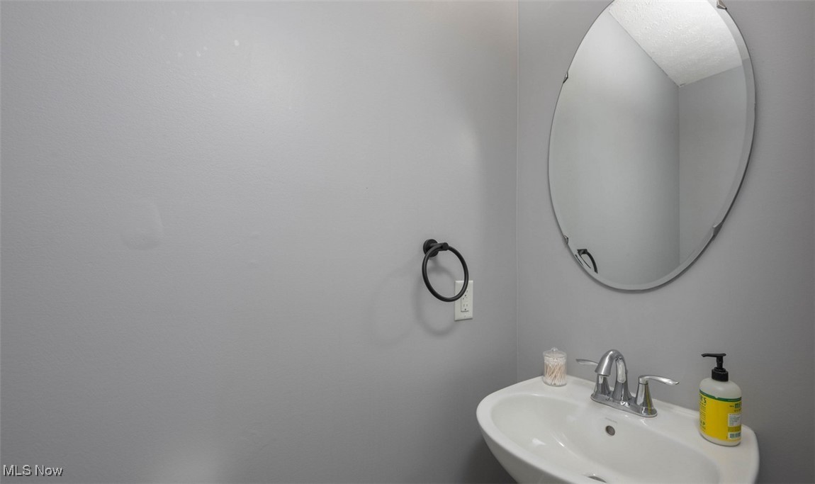 2827 Sickels Circle SE Massillon OH 44646