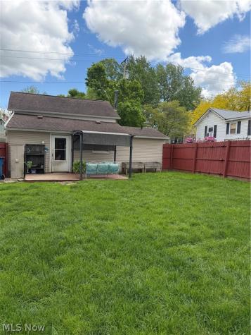 448 Cherry Street W Canal Fulton OH 44614