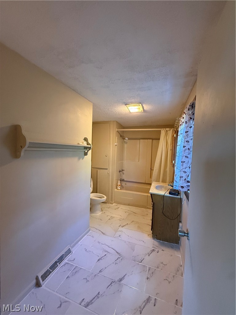 201 Center Street Coshocton OH 43812
