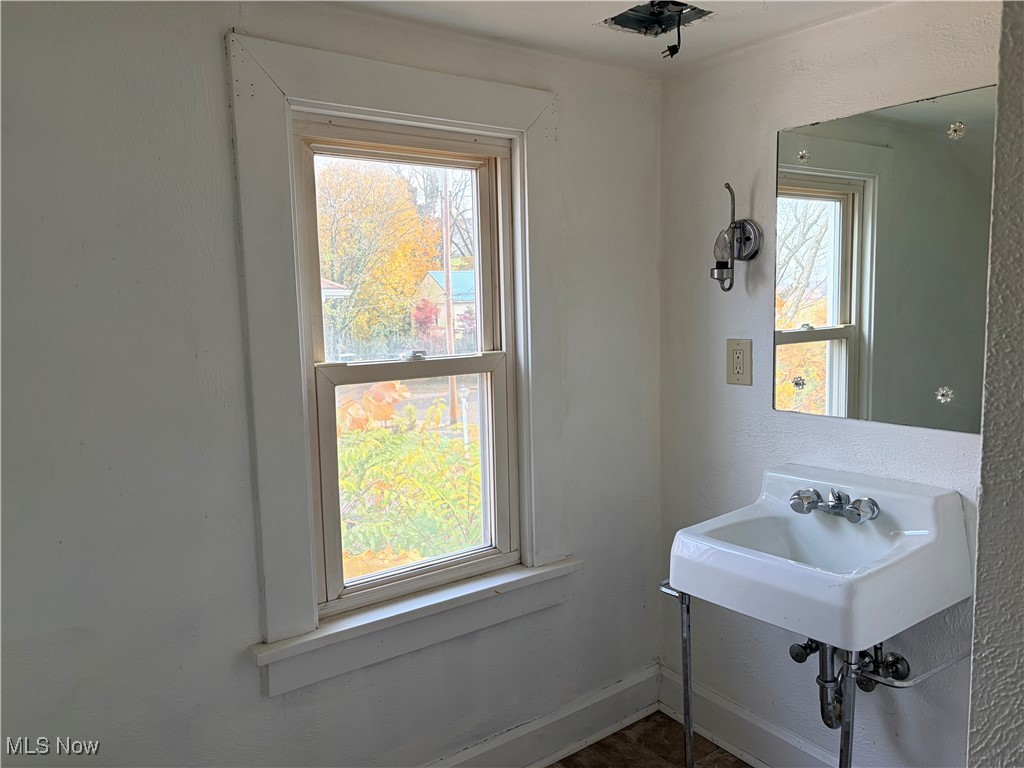 925 Montgomery Street East Liverpool OH 43920