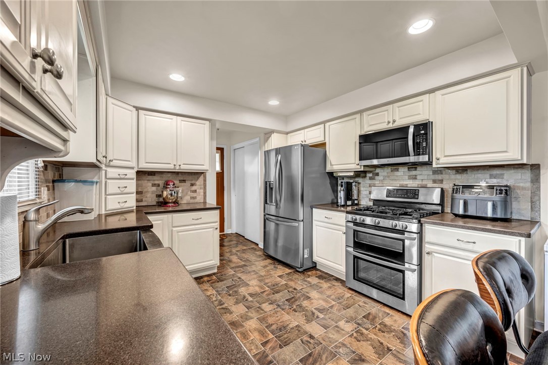 13177 Whitney Road Strongsville OH 44136