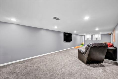13177 Whitney Road Strongsville OH 44136