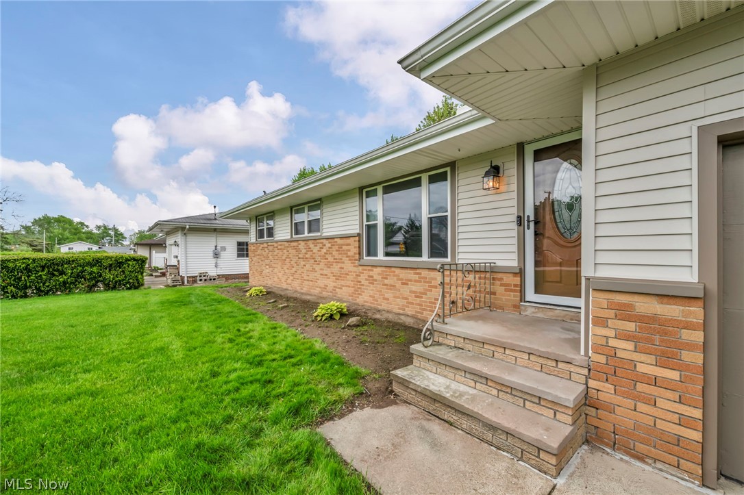 13177 Whitney Road Strongsville OH 44136