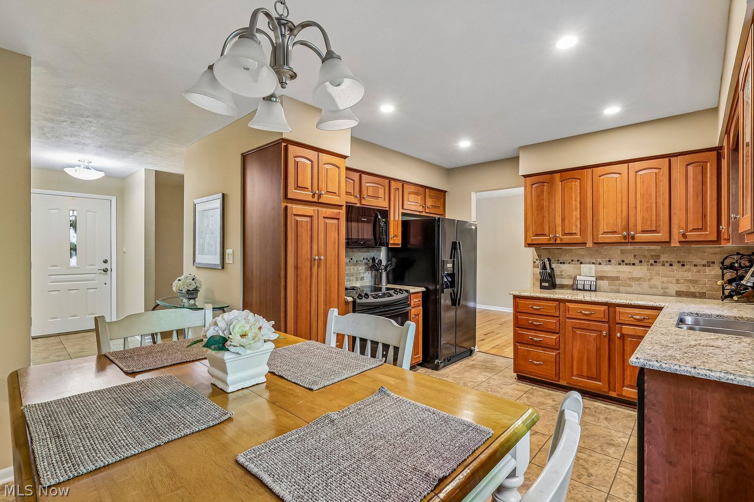 8628 Cedar Road Chesterland OH 44026