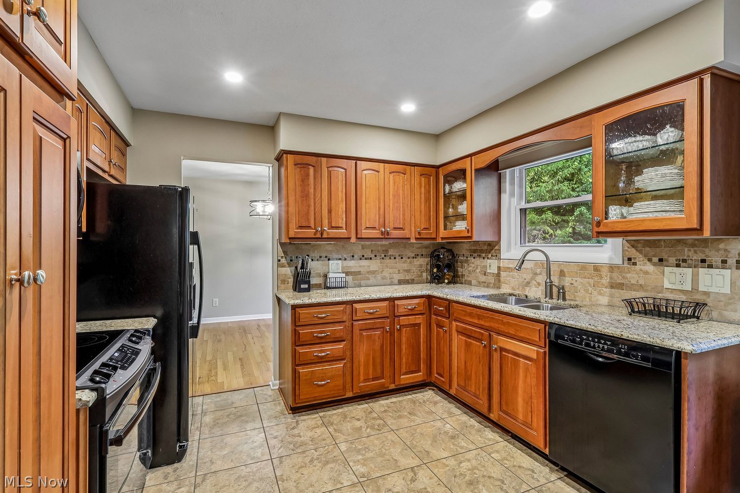 8628 Cedar Road Chesterland OH 44026