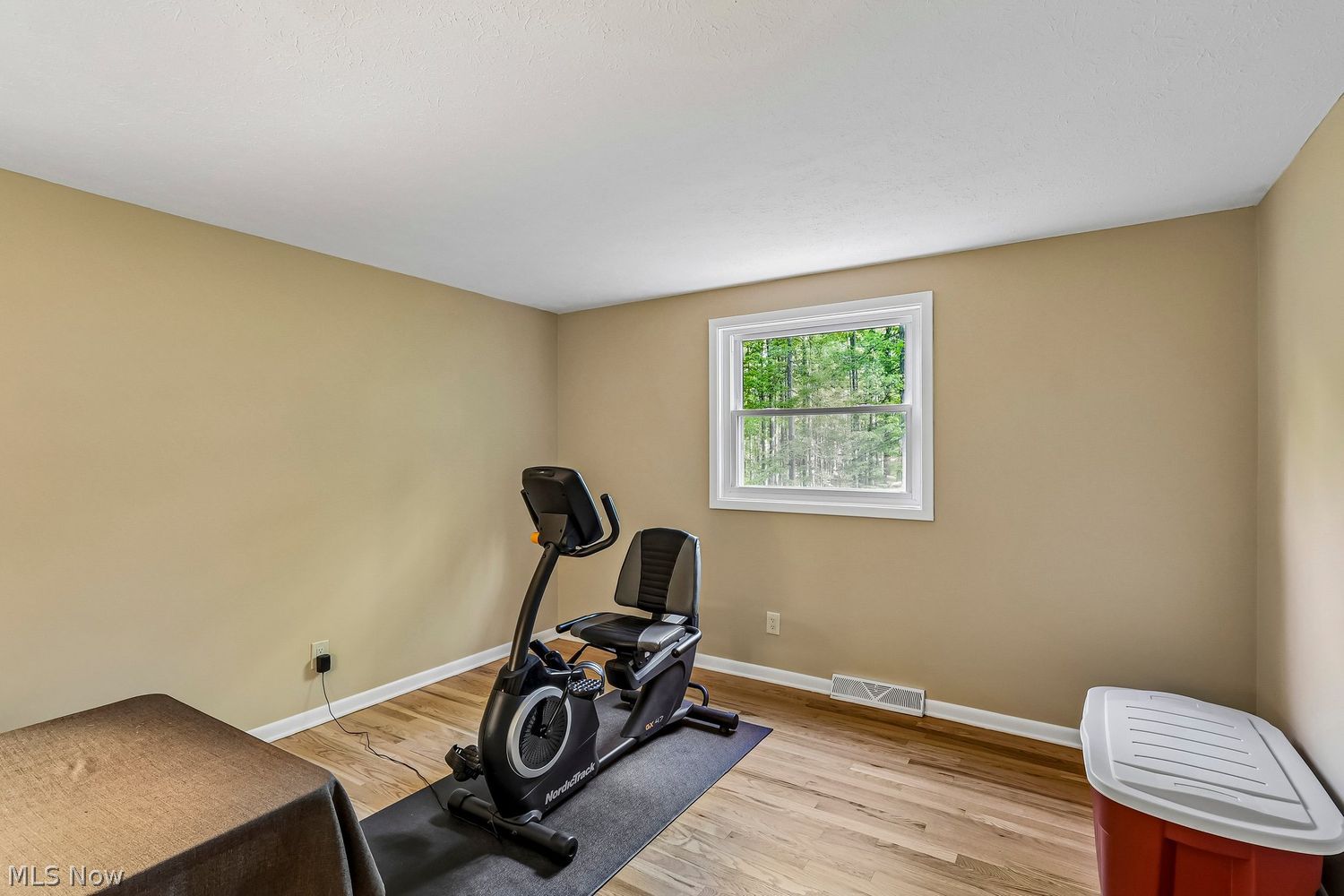 8628 Cedar Road Chesterland OH 44026