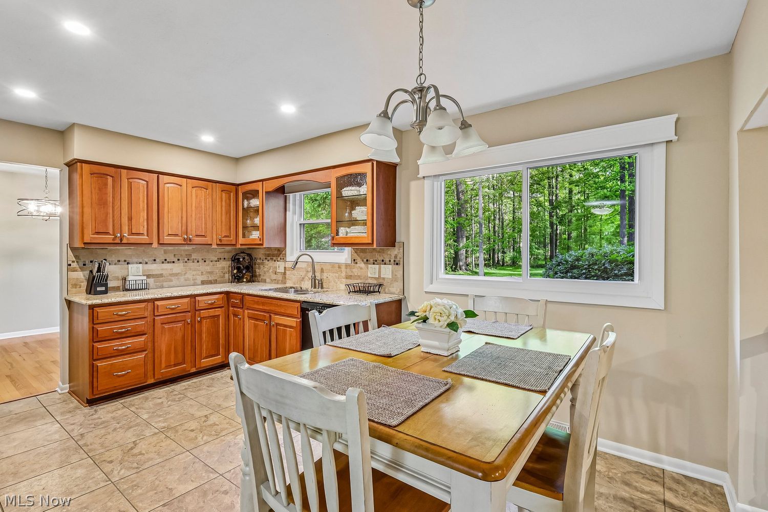 8628 Cedar Road Chesterland OH 44026
