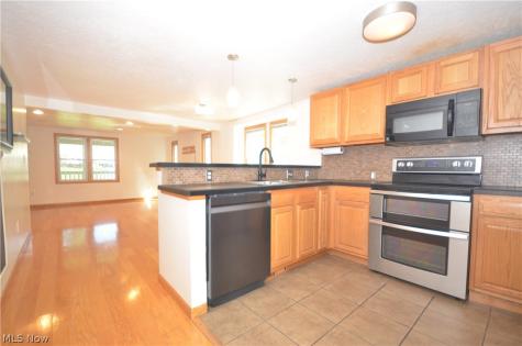 578 Perry Road Tallmadge OH 44278