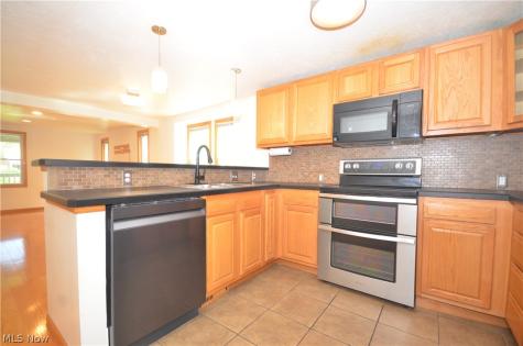 578 Perry Road Tallmadge OH 44278