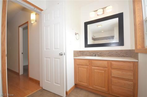 578 Perry Road Tallmadge OH 44278