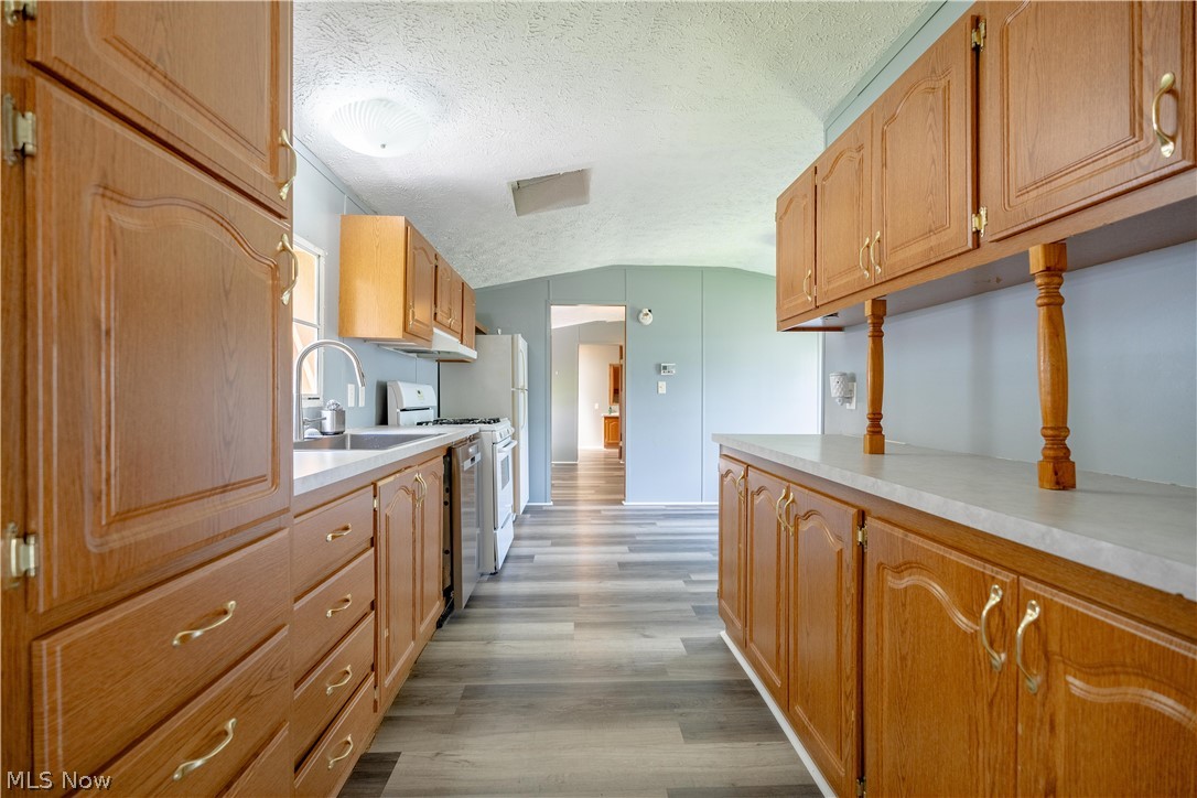 62 Redwood Drive Beloit OH 44609