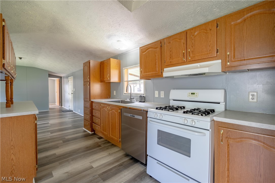 62 Redwood Drive Beloit OH 44609