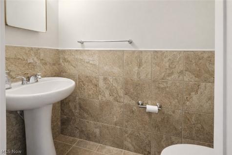 38446 Foxglen Avenue Avon OH 44011