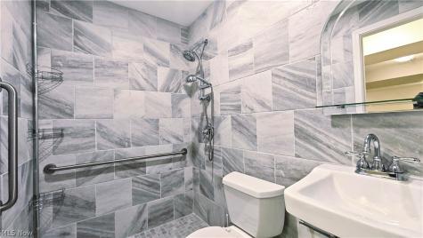 38446 Foxglen Avenue Avon OH 44011