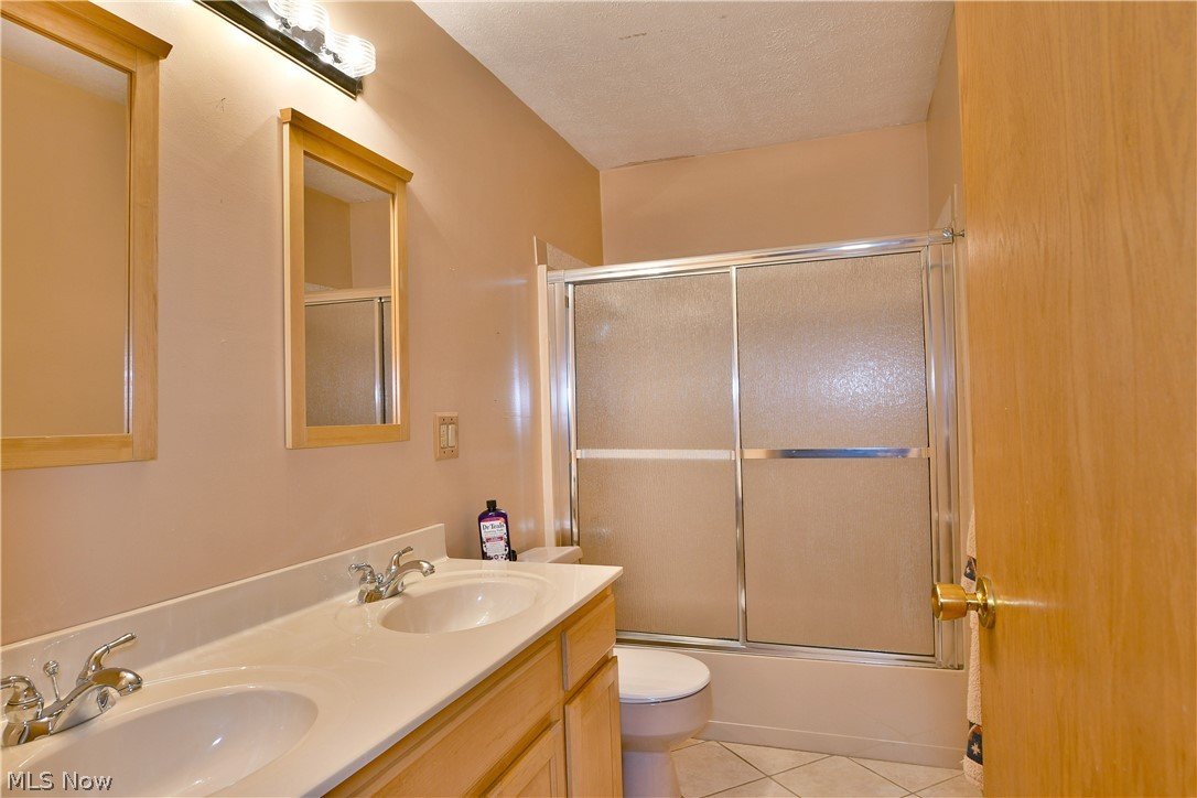 3225 Hewitt Gifford Road Warren OH 44481