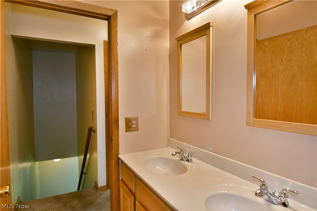 3225 Hewitt Gifford Road Warren OH 44481