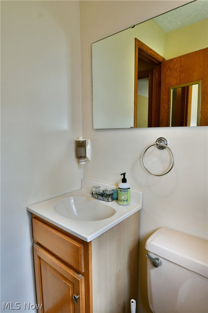3225 Hewitt Gifford Road Warren OH 44481