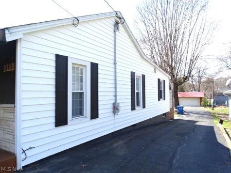 1010 Crestline Drive Akron OH 44312