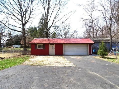 1010 Crestline Drive Akron OH 44312