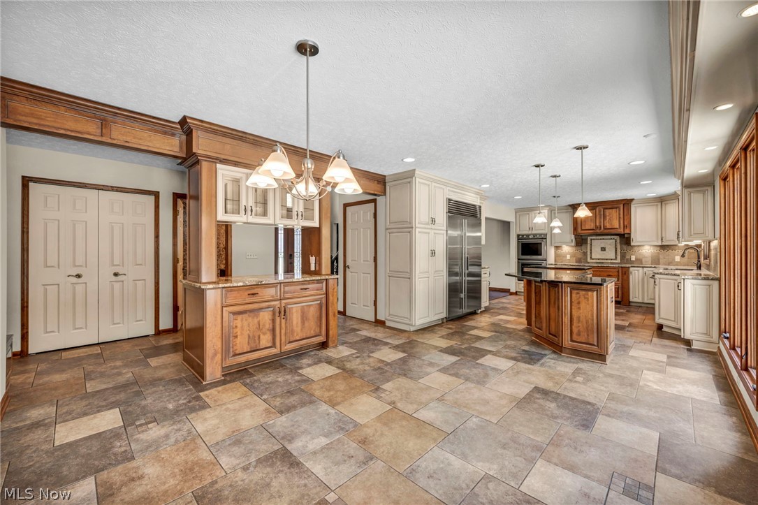 3640 Parson Pond Circle Westlake OH 44145