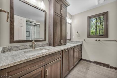 3640 Parson Pond Circle Westlake OH 44145
