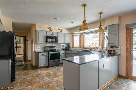 478 Amberwood Drive Akron OH 44312