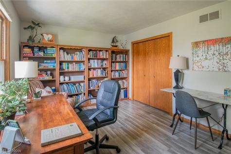 478 Amberwood Drive Akron OH 44312