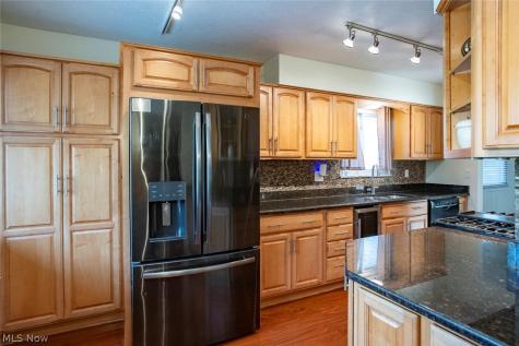 6073 Denise Drive North Ridgeville OH 44039