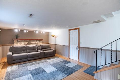 6073 Denise Drive North Ridgeville OH 44039