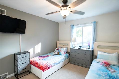 6073 Denise Drive North Ridgeville OH 44039