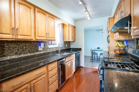 6073 Denise Drive North Ridgeville OH 44039