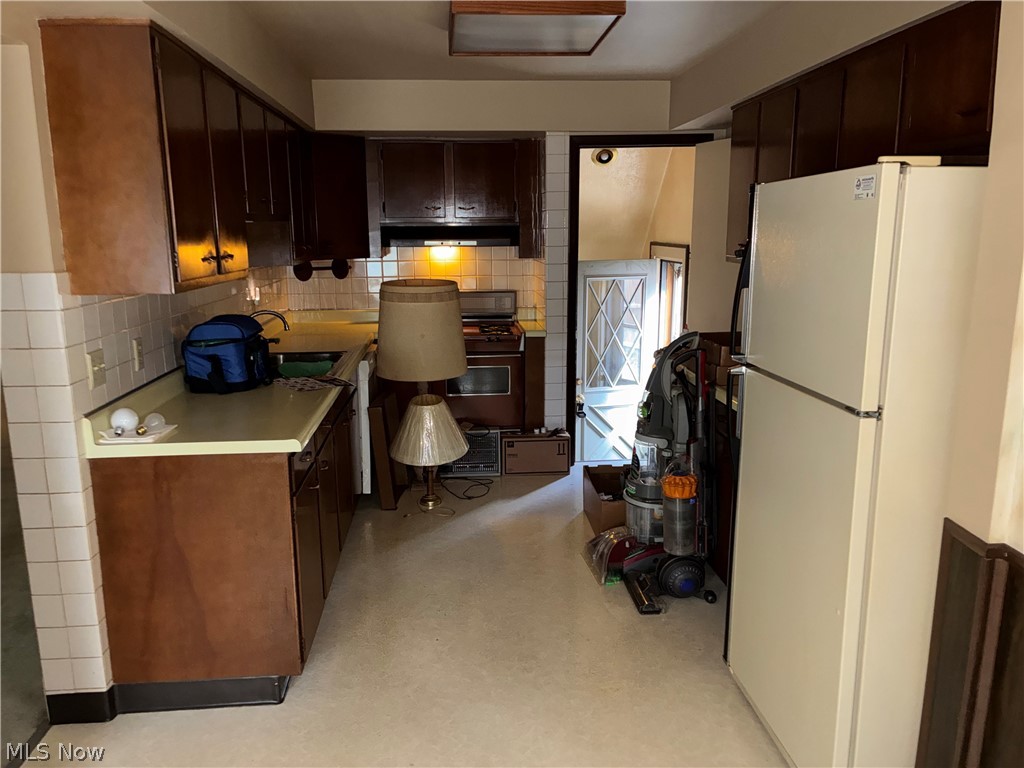 3766 Grosvenor Road South Euclid OH 44118