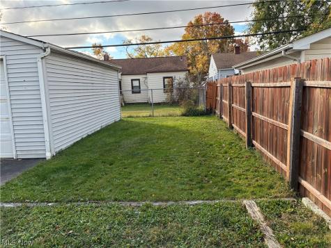 3766 Grosvenor Road South Euclid OH 44118