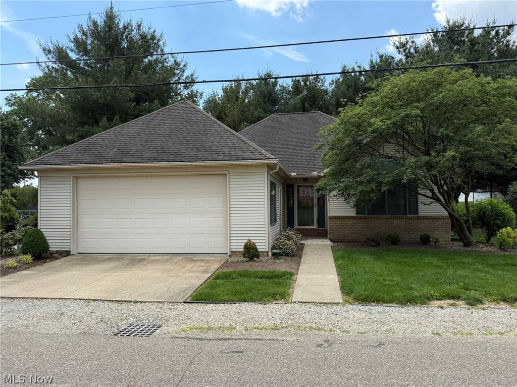 238 Edgemore Street NE Sugarcreek OH 44681